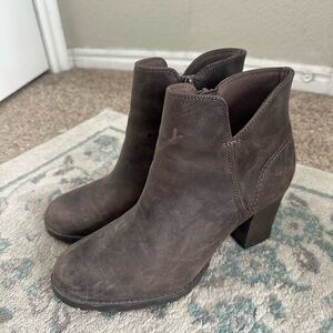 Clarks Dark Chocolate Brown Heeled Ankle Booties 8.5